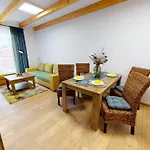 Podkova Apartment *