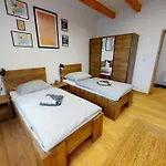Apartment Podkova *